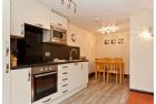 self-catering-kitchen-dinner-apartment-33